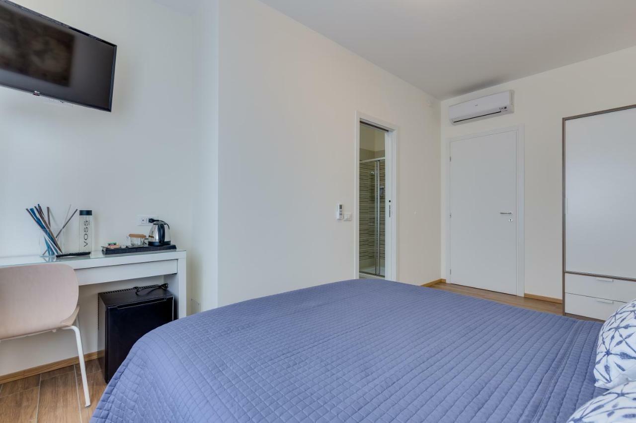 Rooms Vidar Train Station Marghera Exterior foto