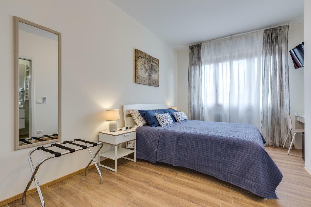 Rooms Vidar Train Station Marghera Exterior foto